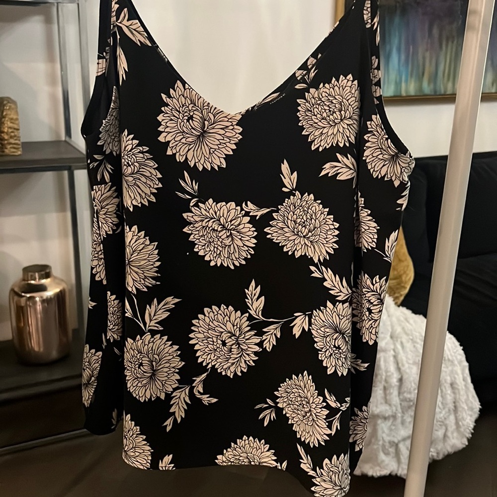 Forever 21 Floral Tank Size Medium